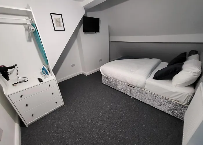 Premier Studios Nottingham - Tring Vale